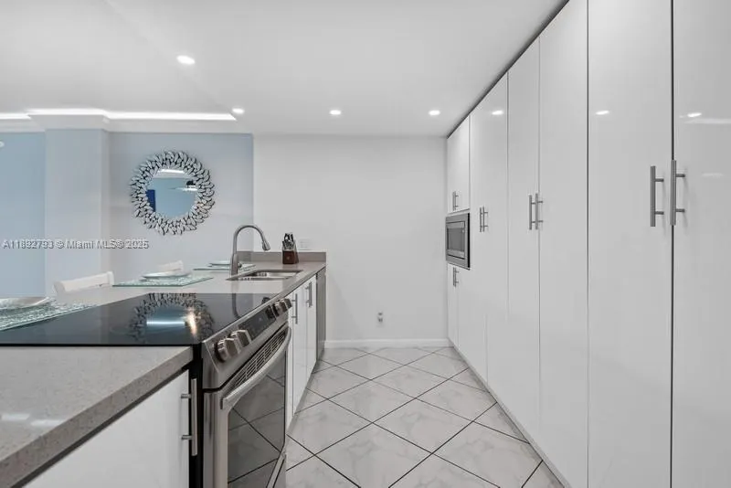 3800 S Ocean Dr, #410