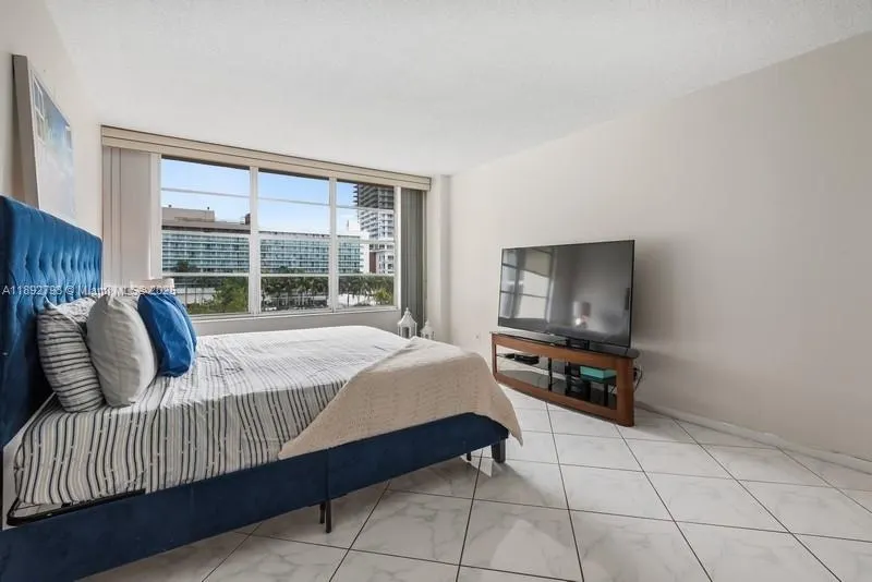 3800 S Ocean Dr, #410