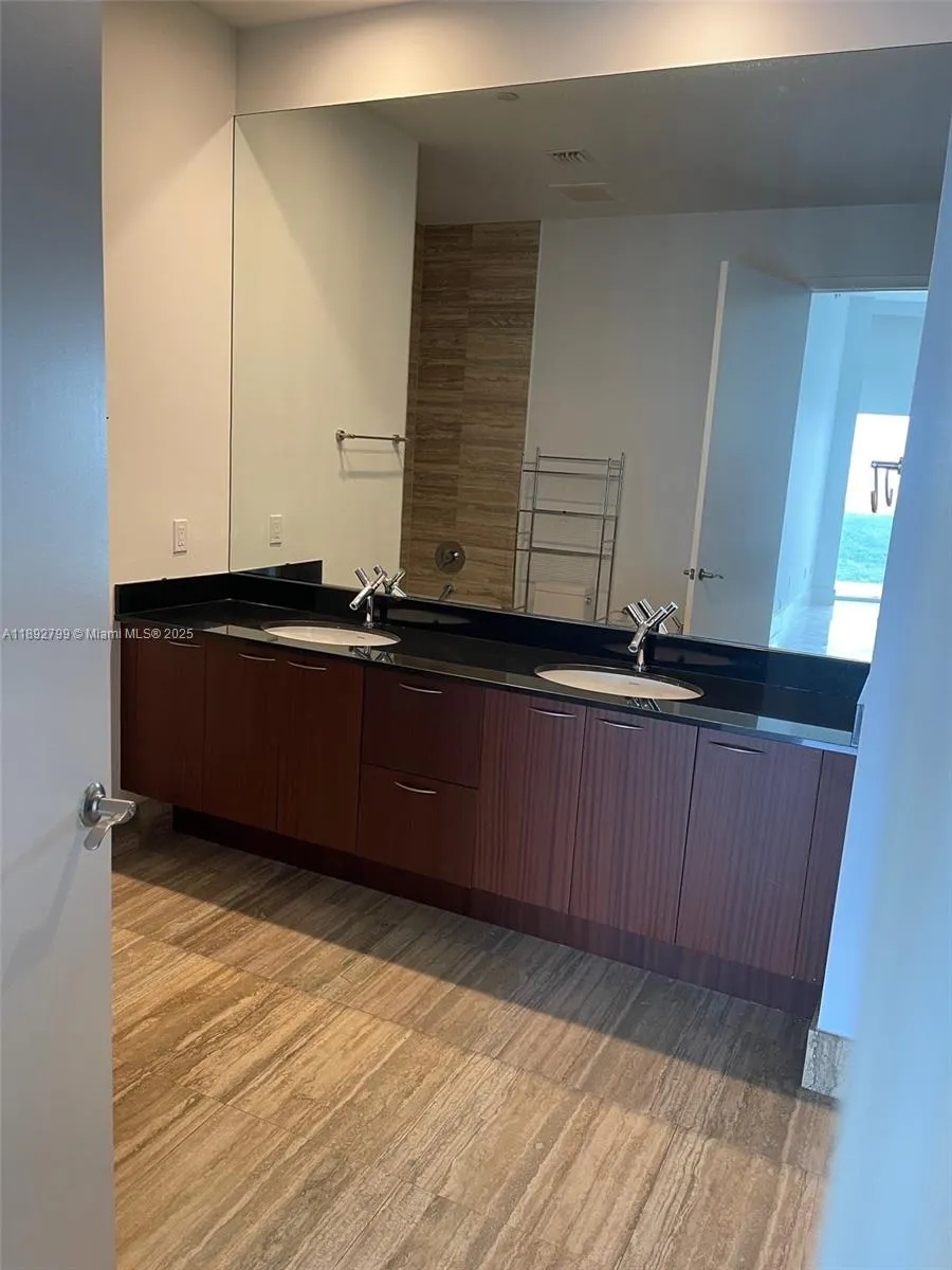 15901 Collins Ave, #3405