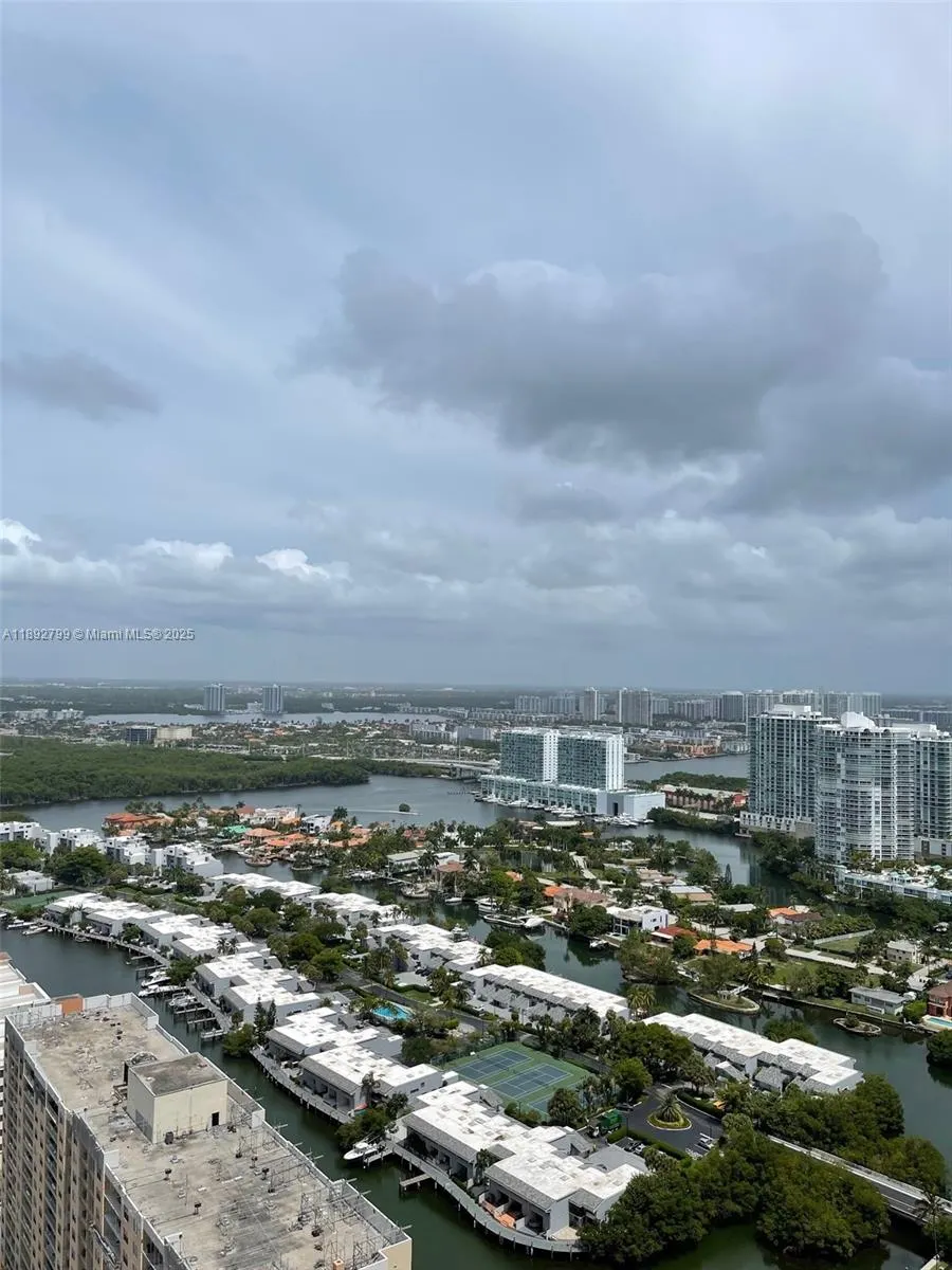 15901 Collins Ave, #3405