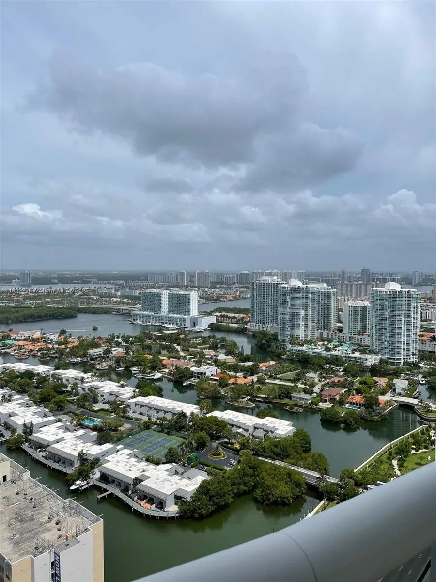 15901 Collins Ave, #3405