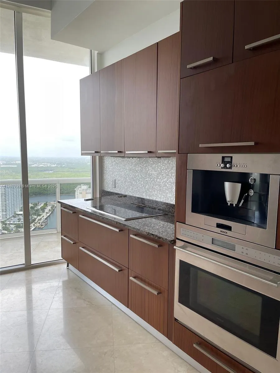 15901 Collins Ave, #3405