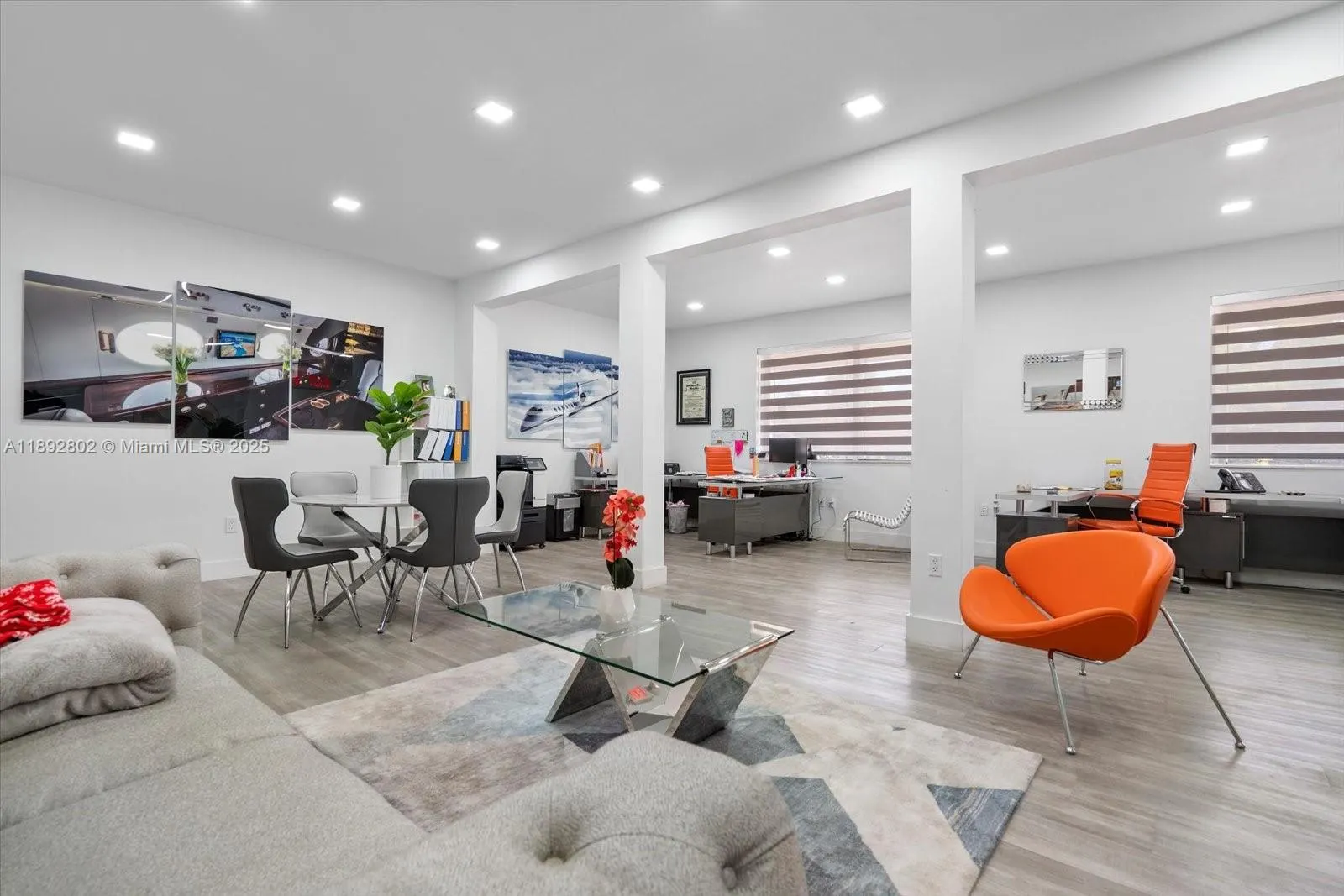 960 W 84th St