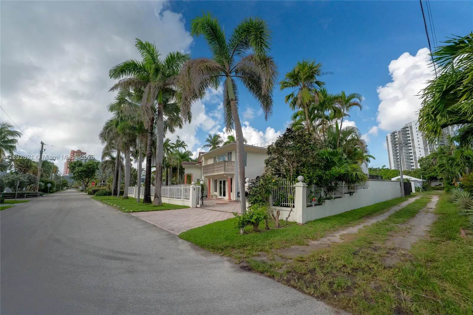 2701 N Atlantic Blvd