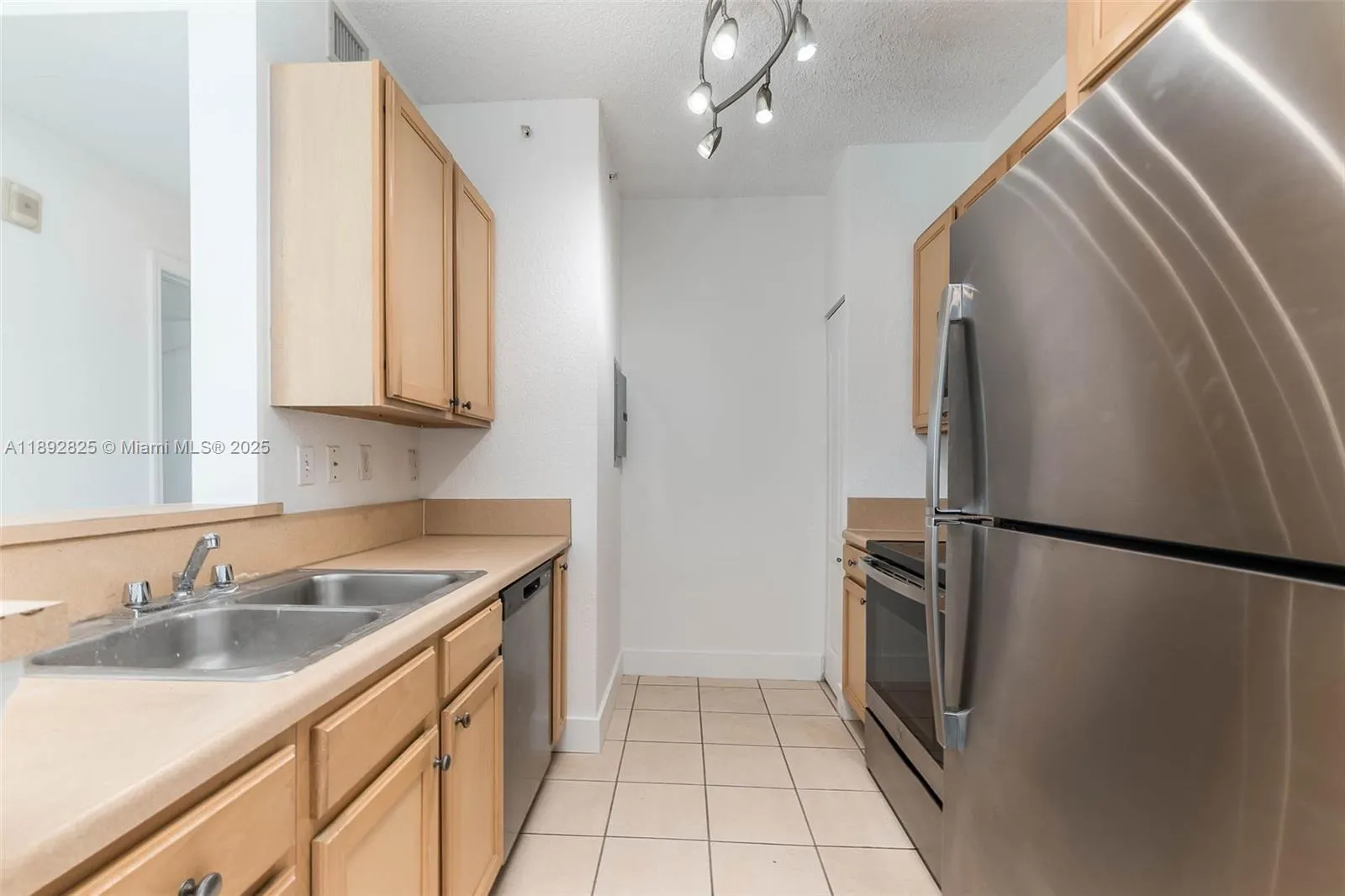 6001 SW 70th St, #609
