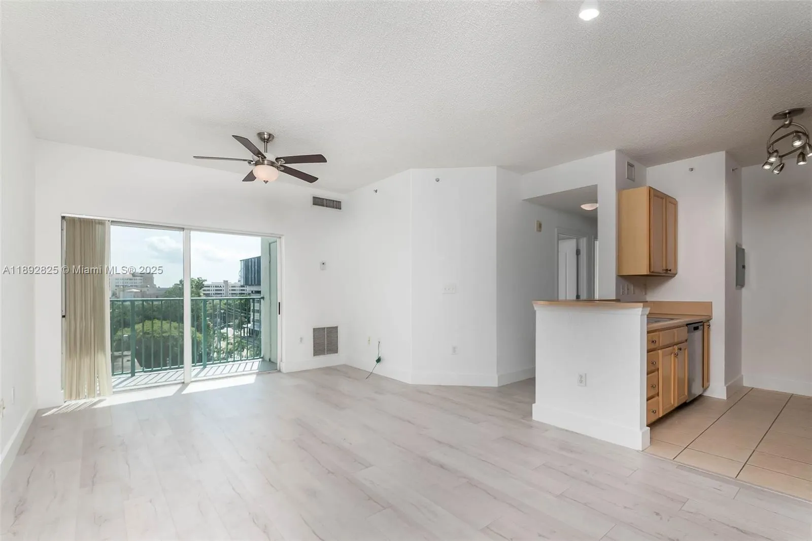 6001 SW 70th St, #609