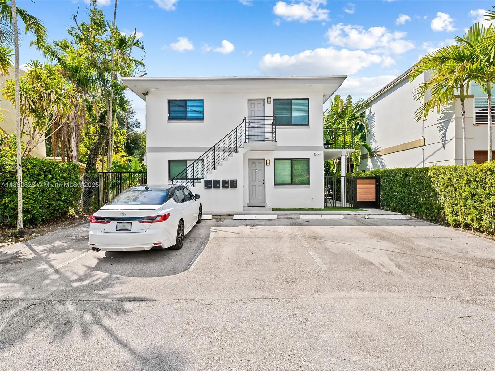 1305 SE 1st St, #2