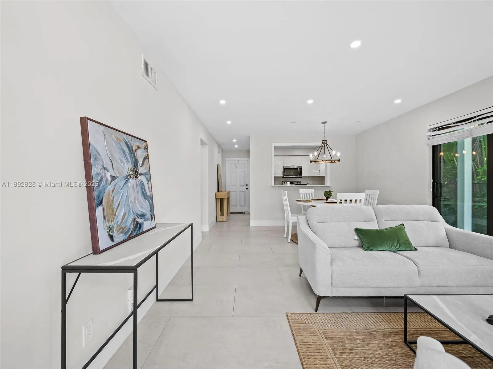 1305 SE 1st St, #2