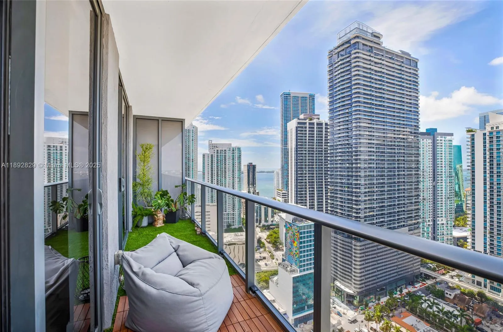 55 SW 9th St, #3205