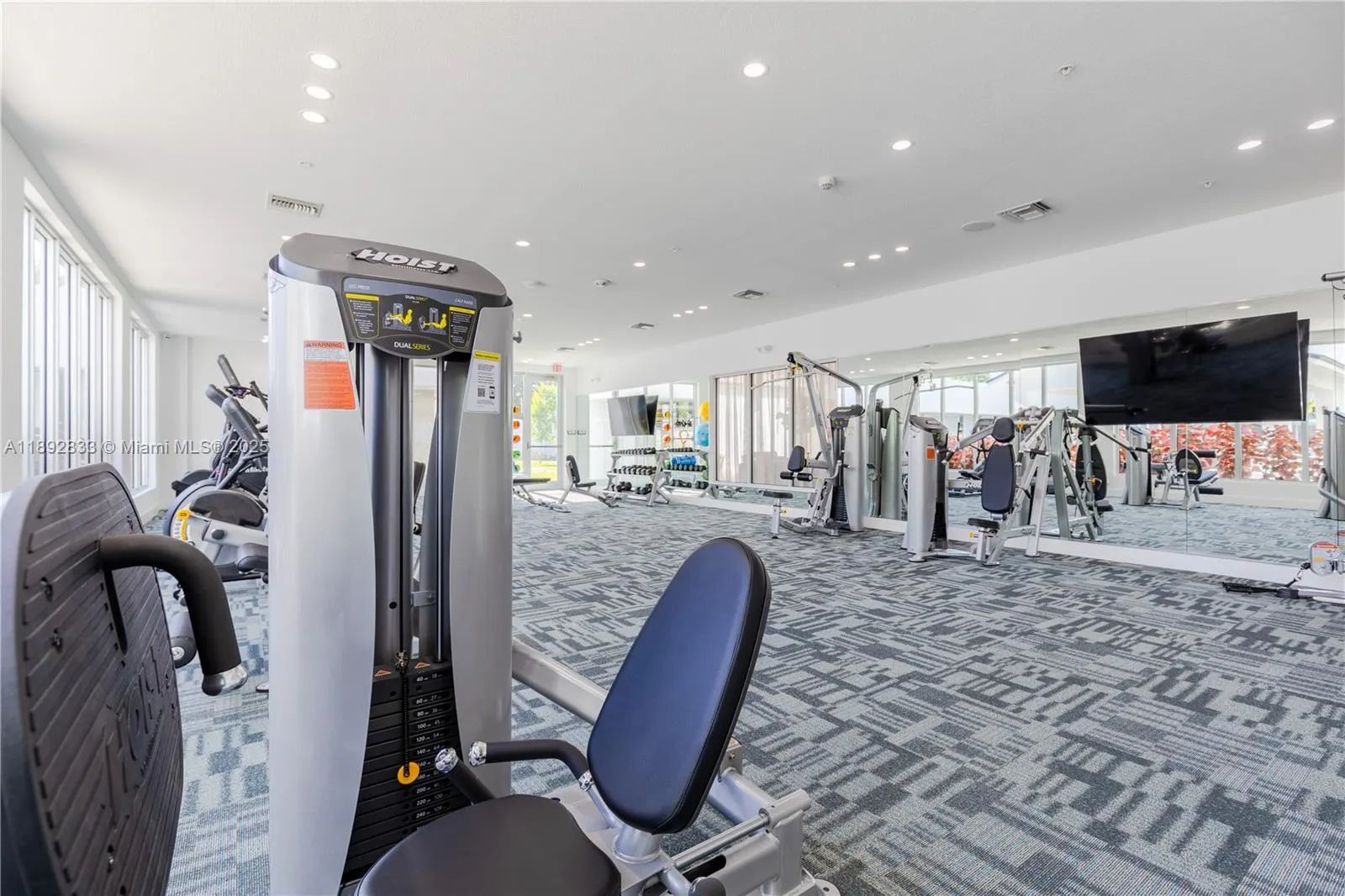 1950 W 49th St, #303