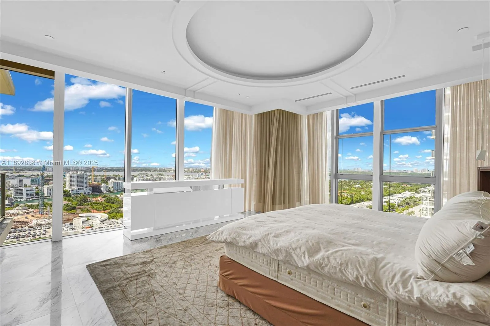 9701 Collins Ave, #2104S