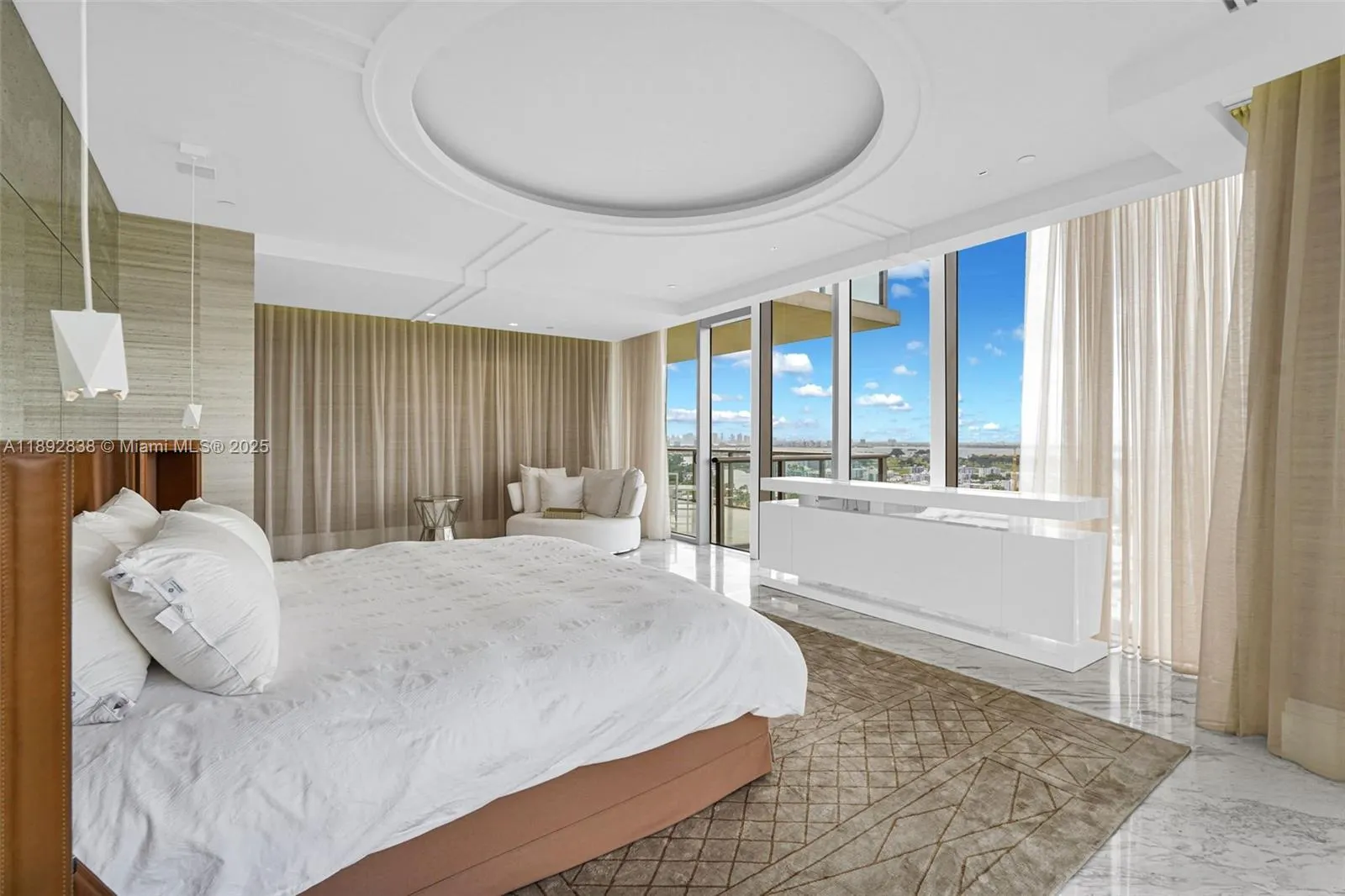9701 Collins Ave, #2104S