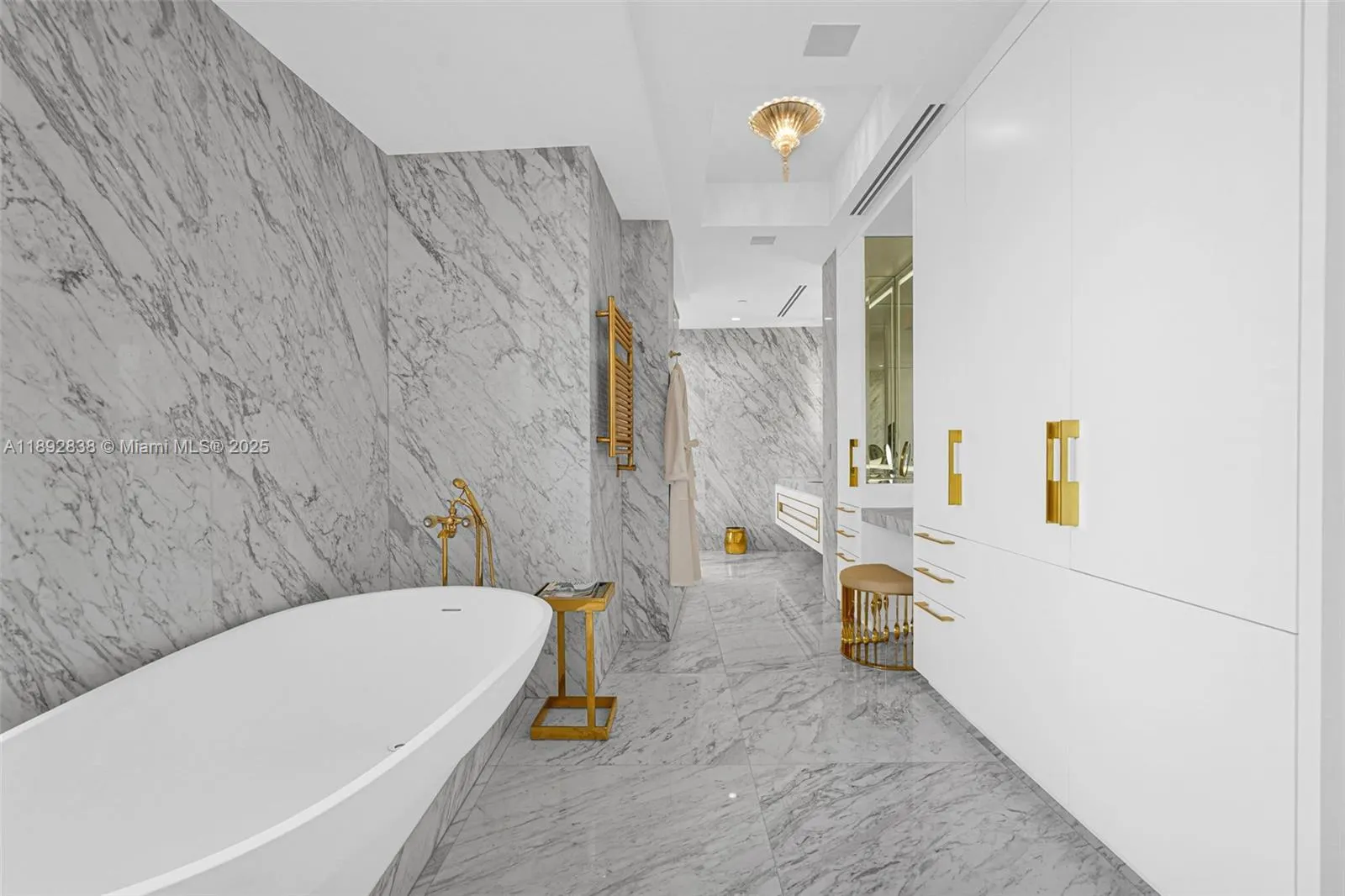 9701 Collins Ave, #2104S