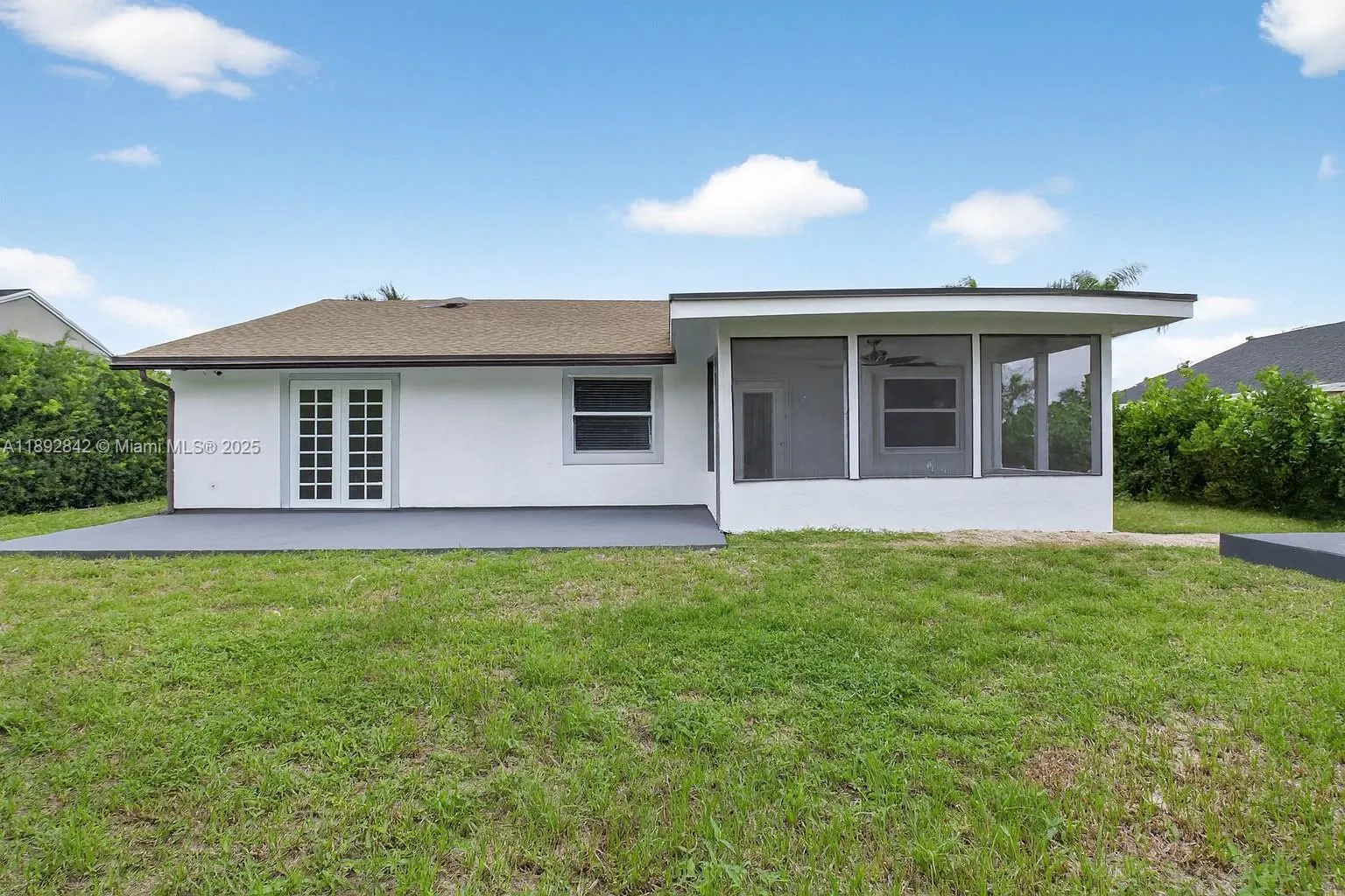 5276 Pine Tree Dr