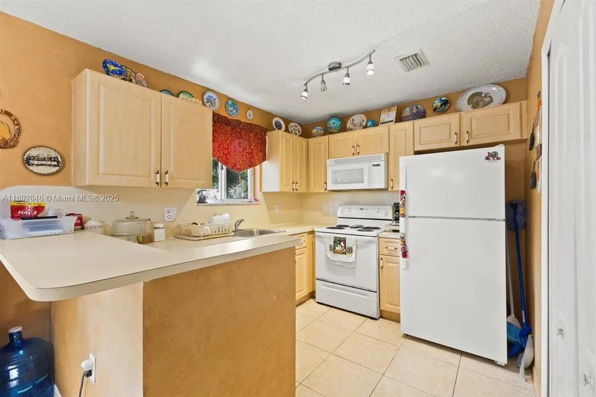 7780 NW 22nd Ct, #201