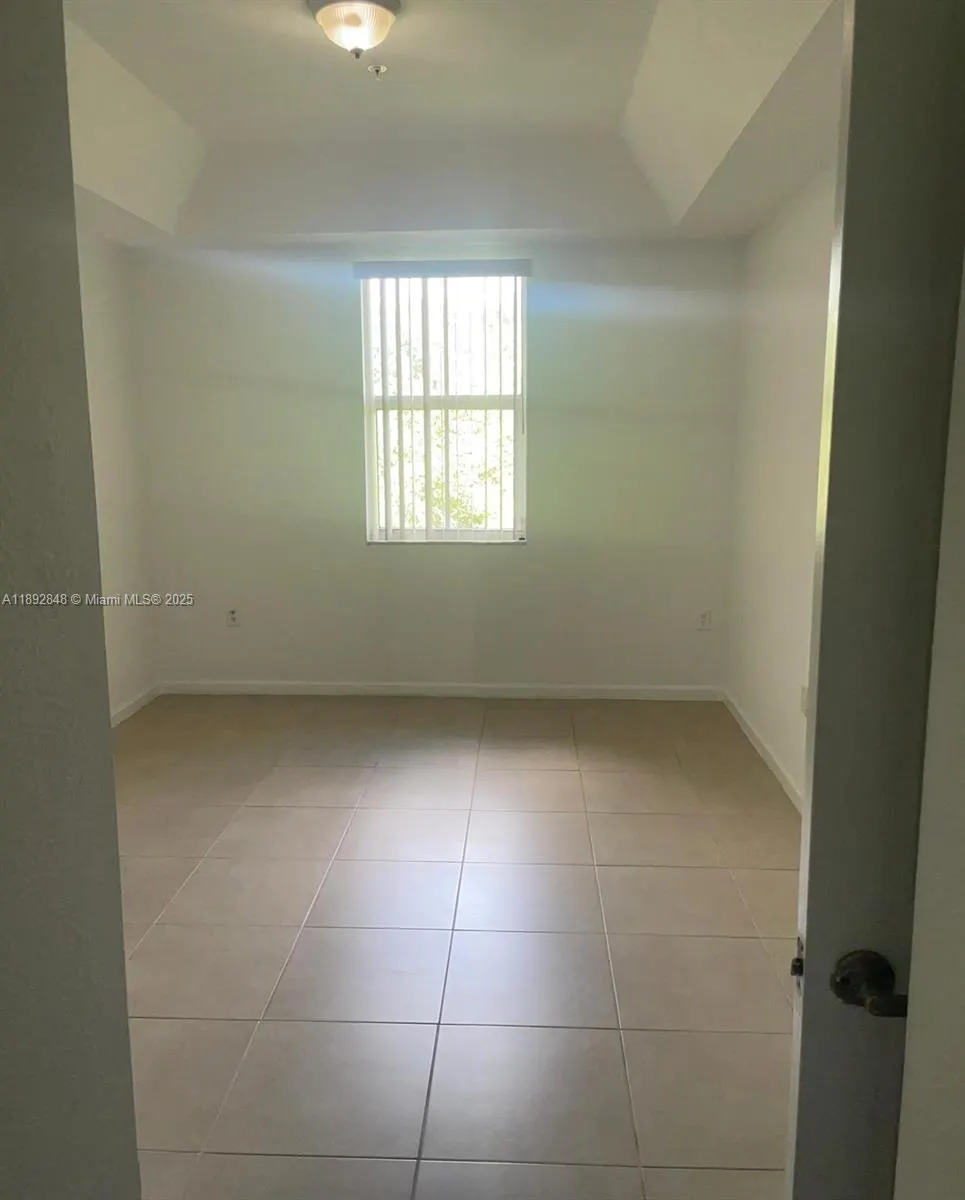 11202 NW 83rd St, #221