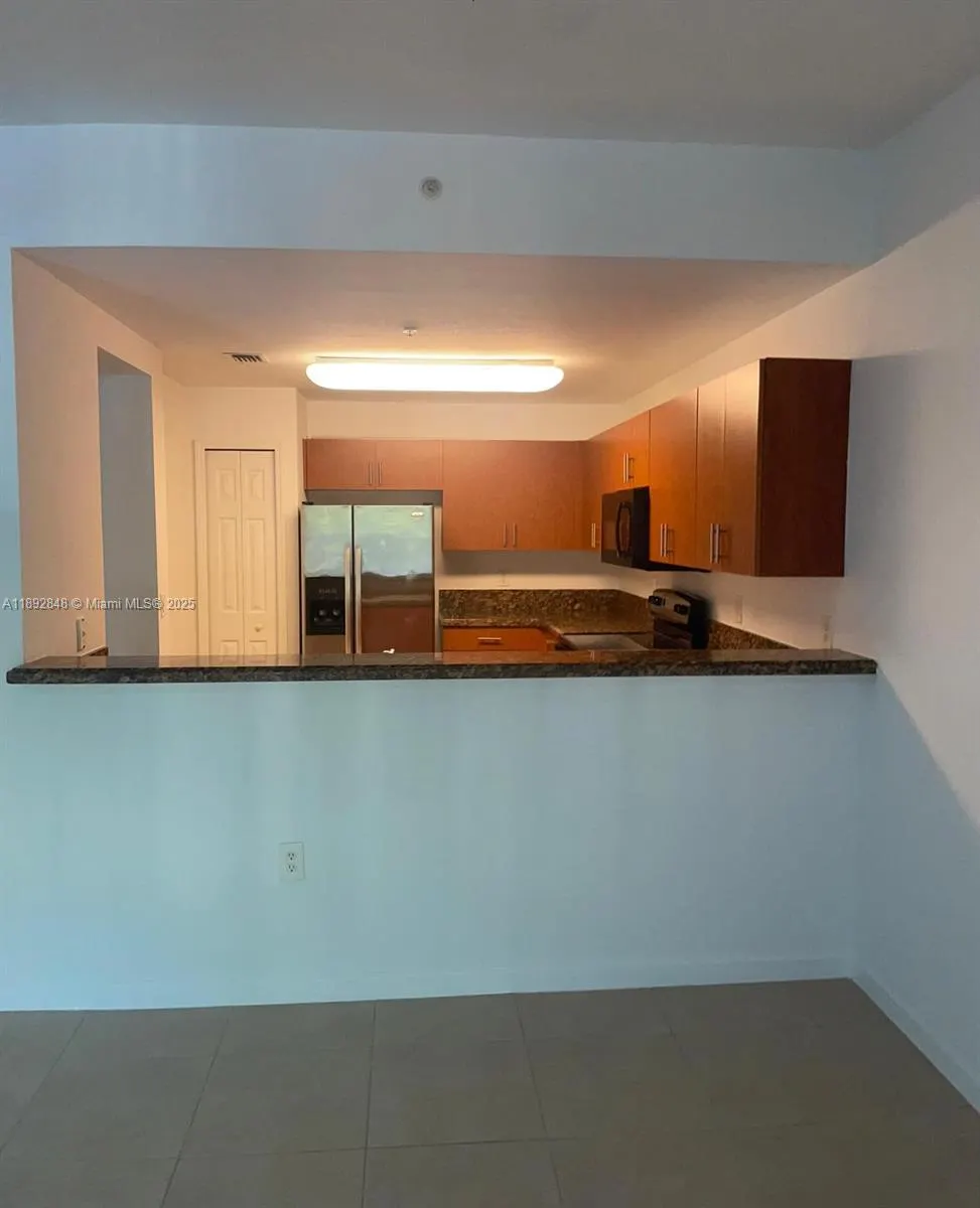 11202 NW 83rd St, #221