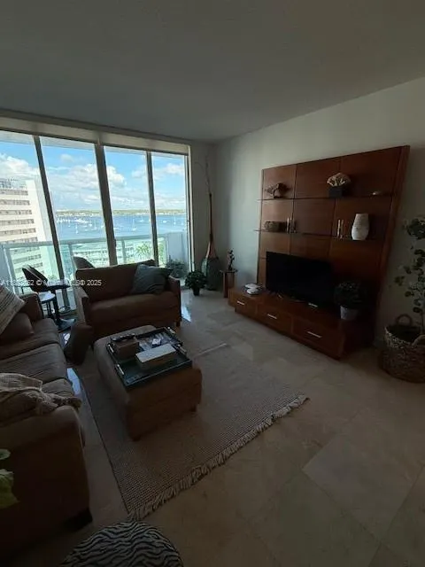 7900 Harbor Island Dr, #822