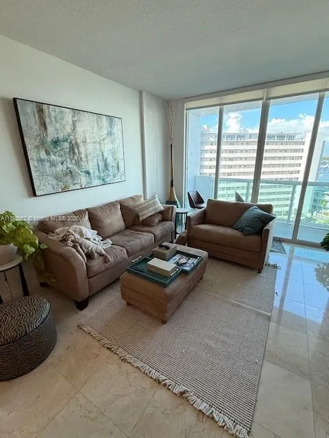 7900 Harbor Island Dr, #822
