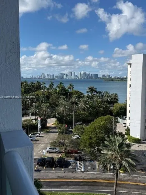 7900 Harbor Island Dr, #822