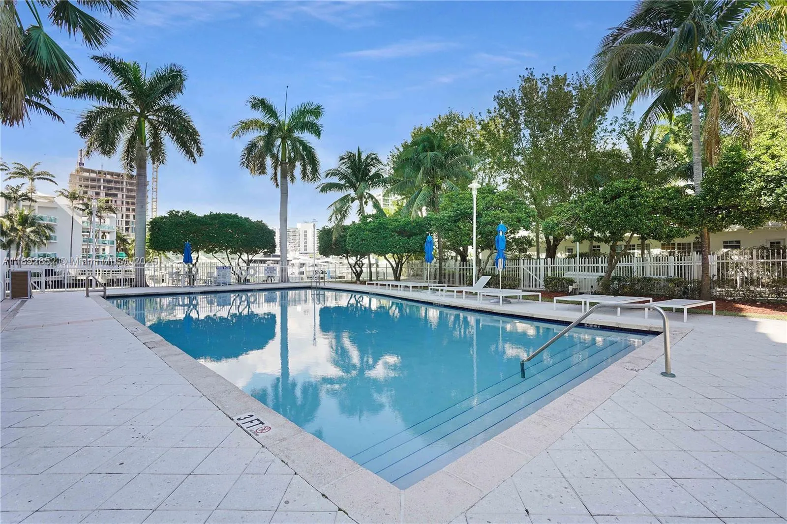 7900 Harbor Island Dr, #822
