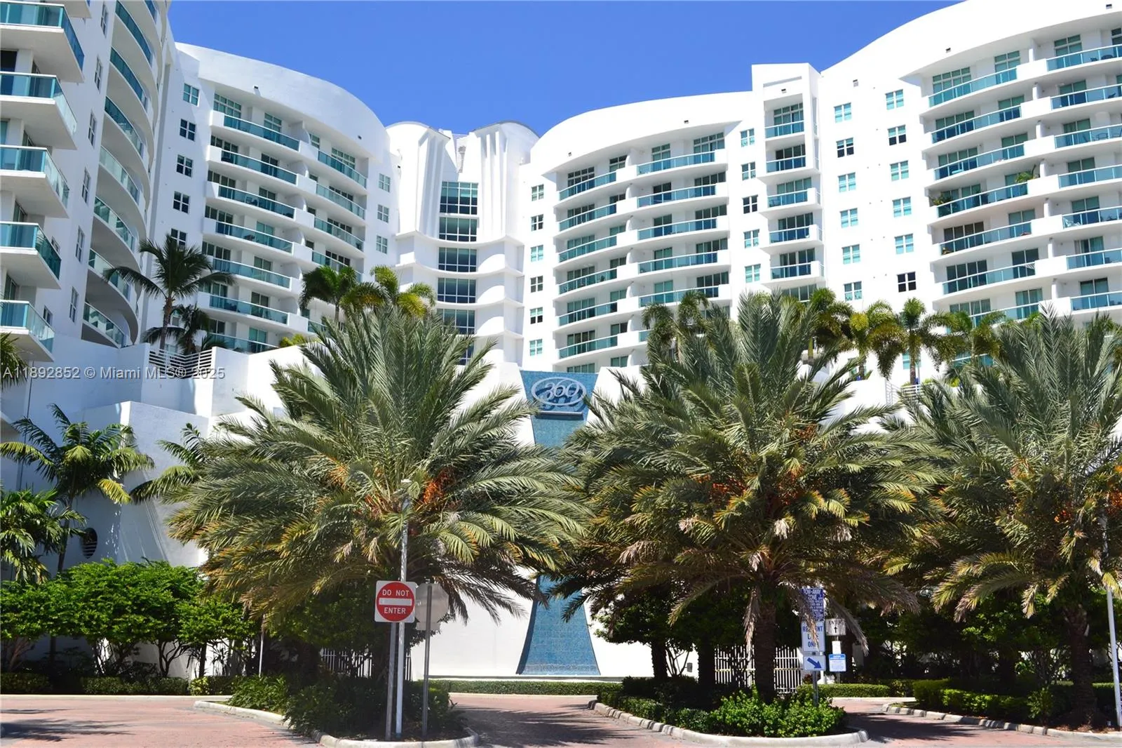 7900 Harbor Island Dr, #822