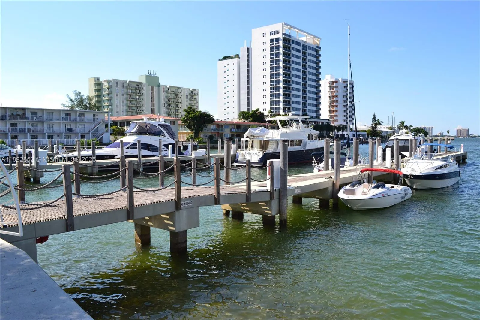7900 Harbor Island Dr, #822
