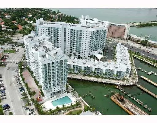 7900 Harbor Island Dr, #822