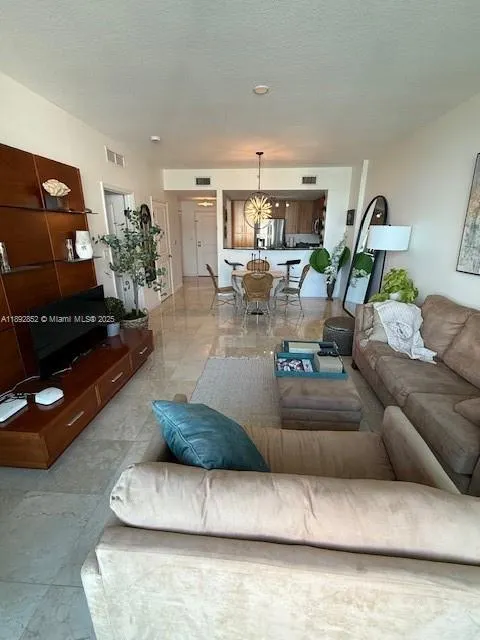 7900 Harbor Island Dr, #822