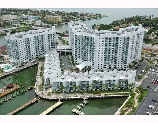 7900 Harbor Island Dr, #822