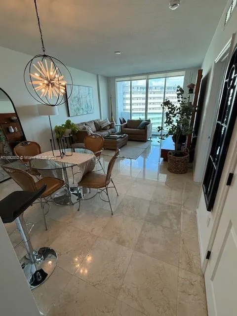 7900 Harbor Island Dr, #822