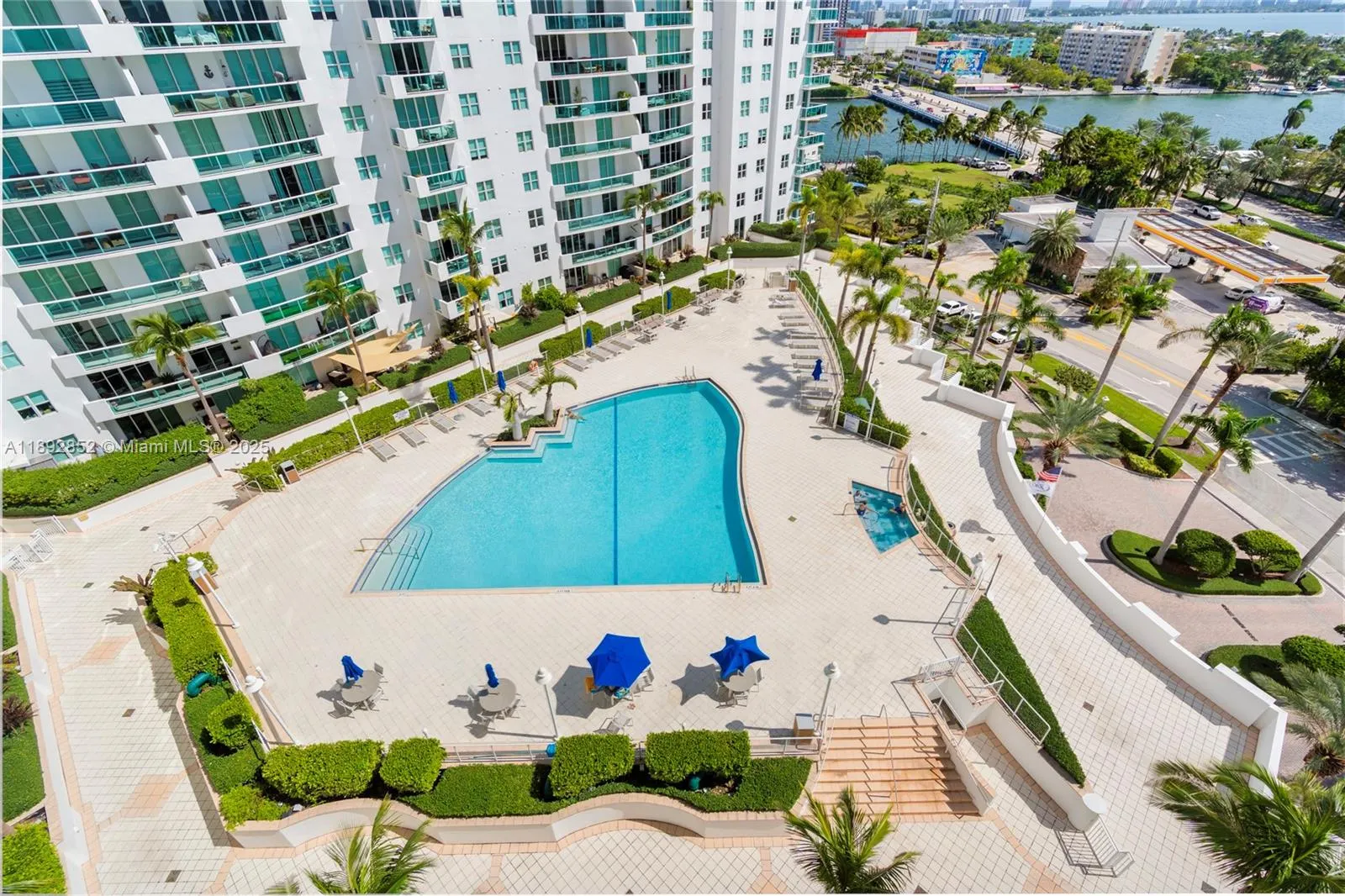 7900 Harbor Island Dr, #822