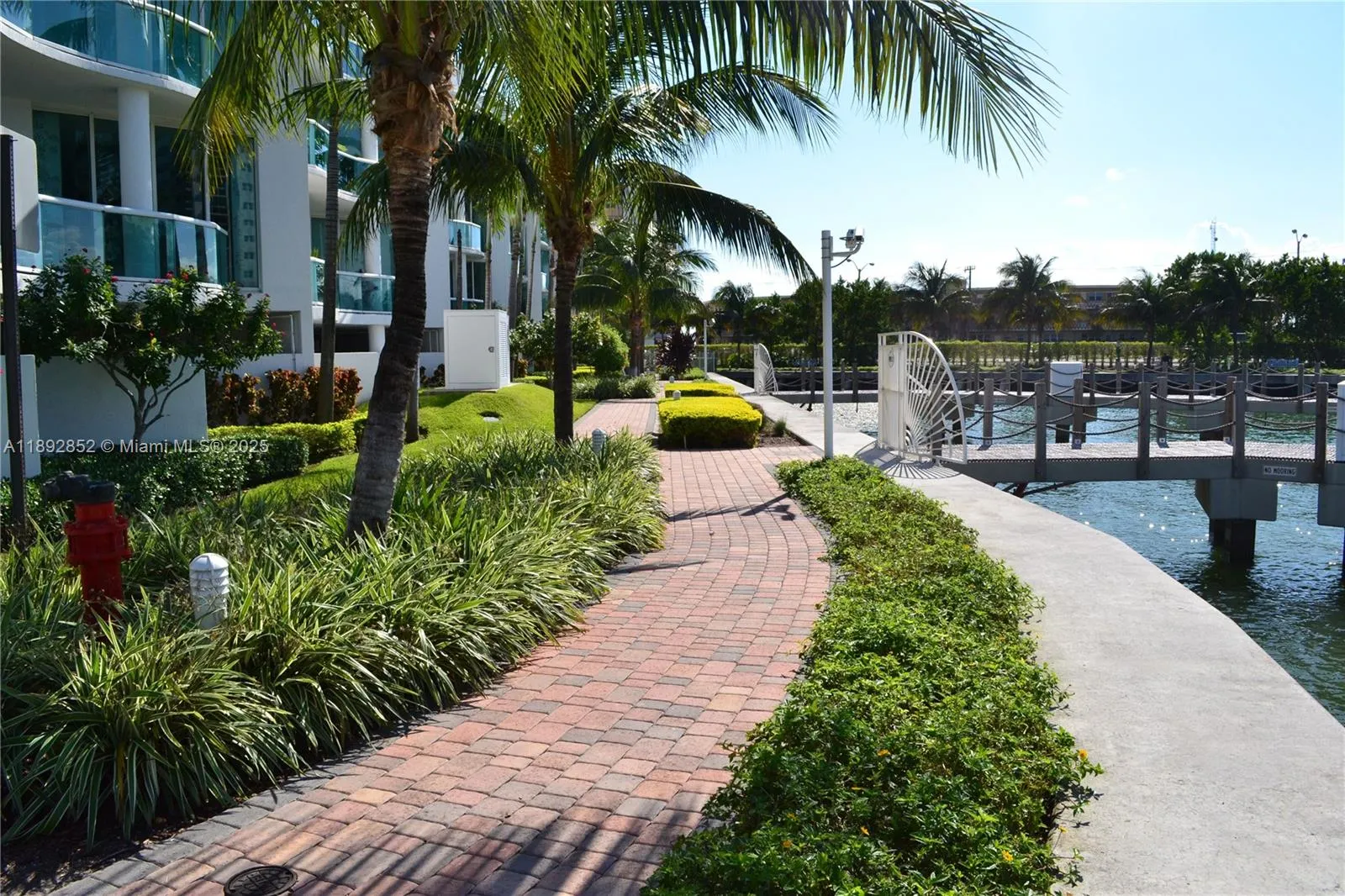 7900 Harbor Island Dr, #822
