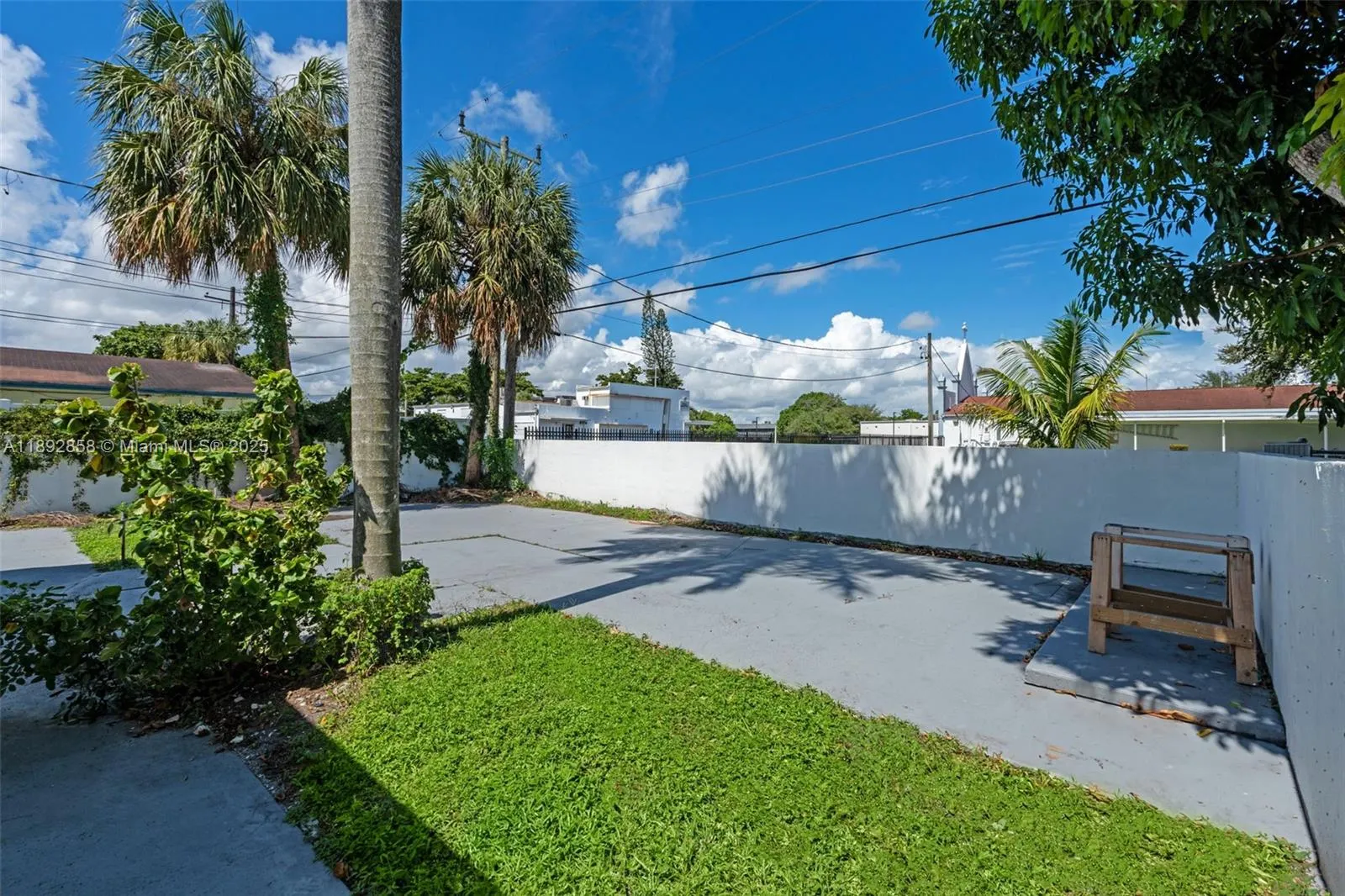 2847 Polk St