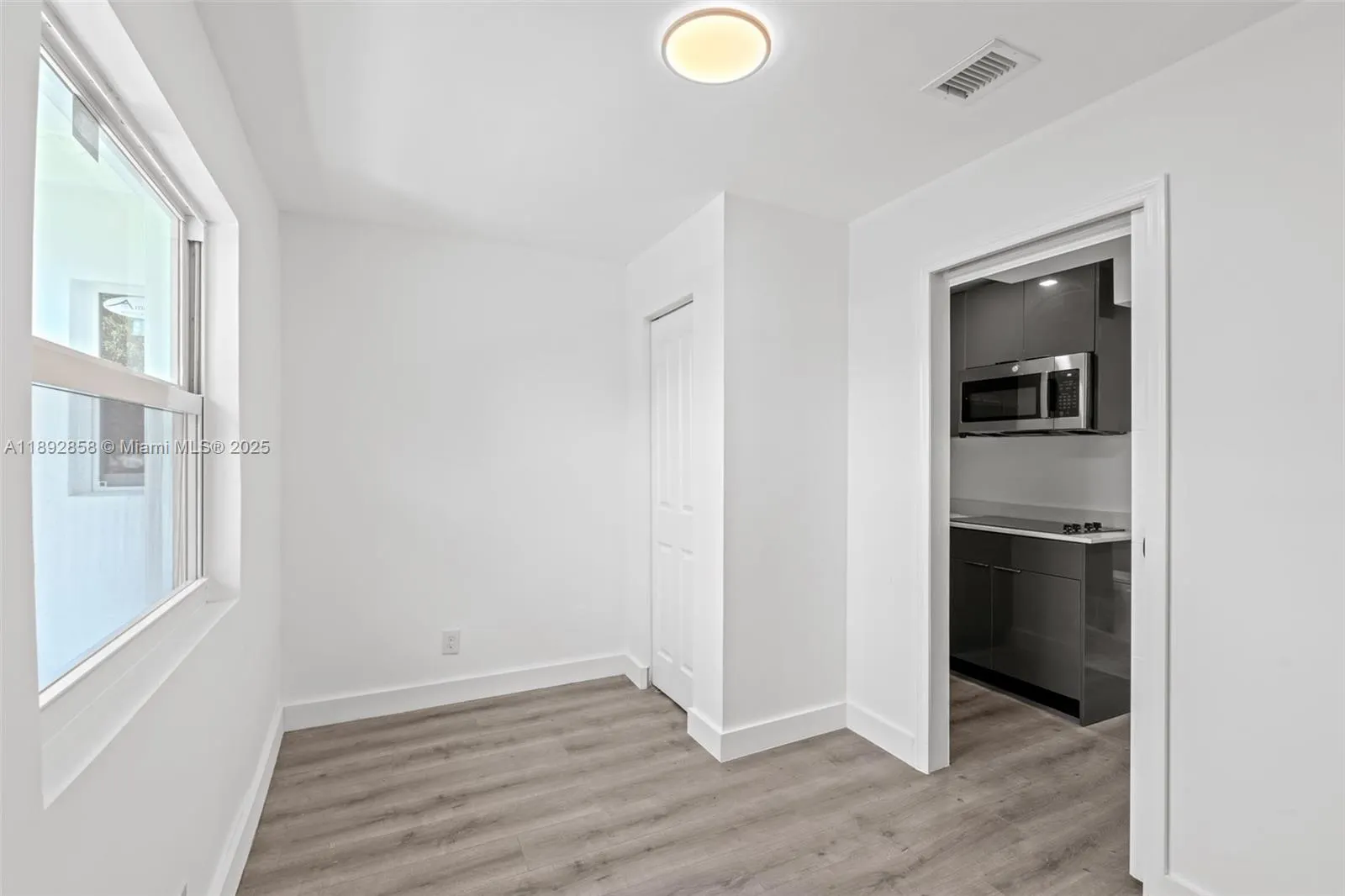 2847 Polk St