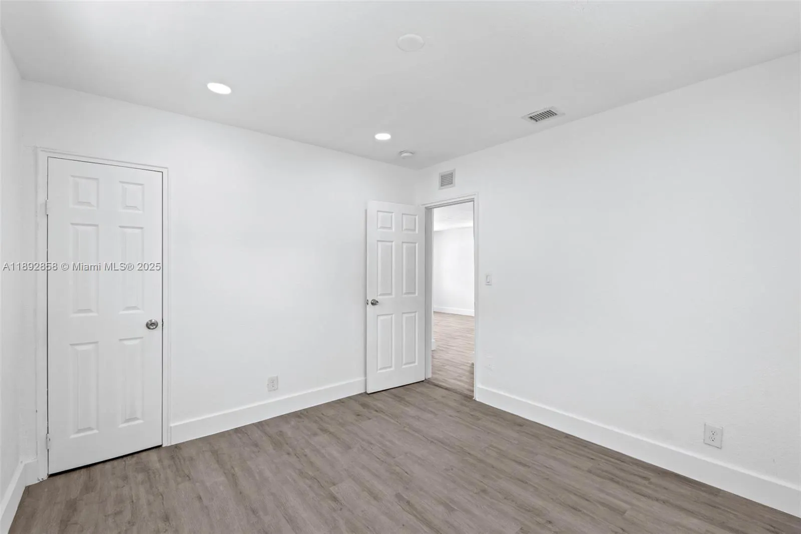 2847 Polk St