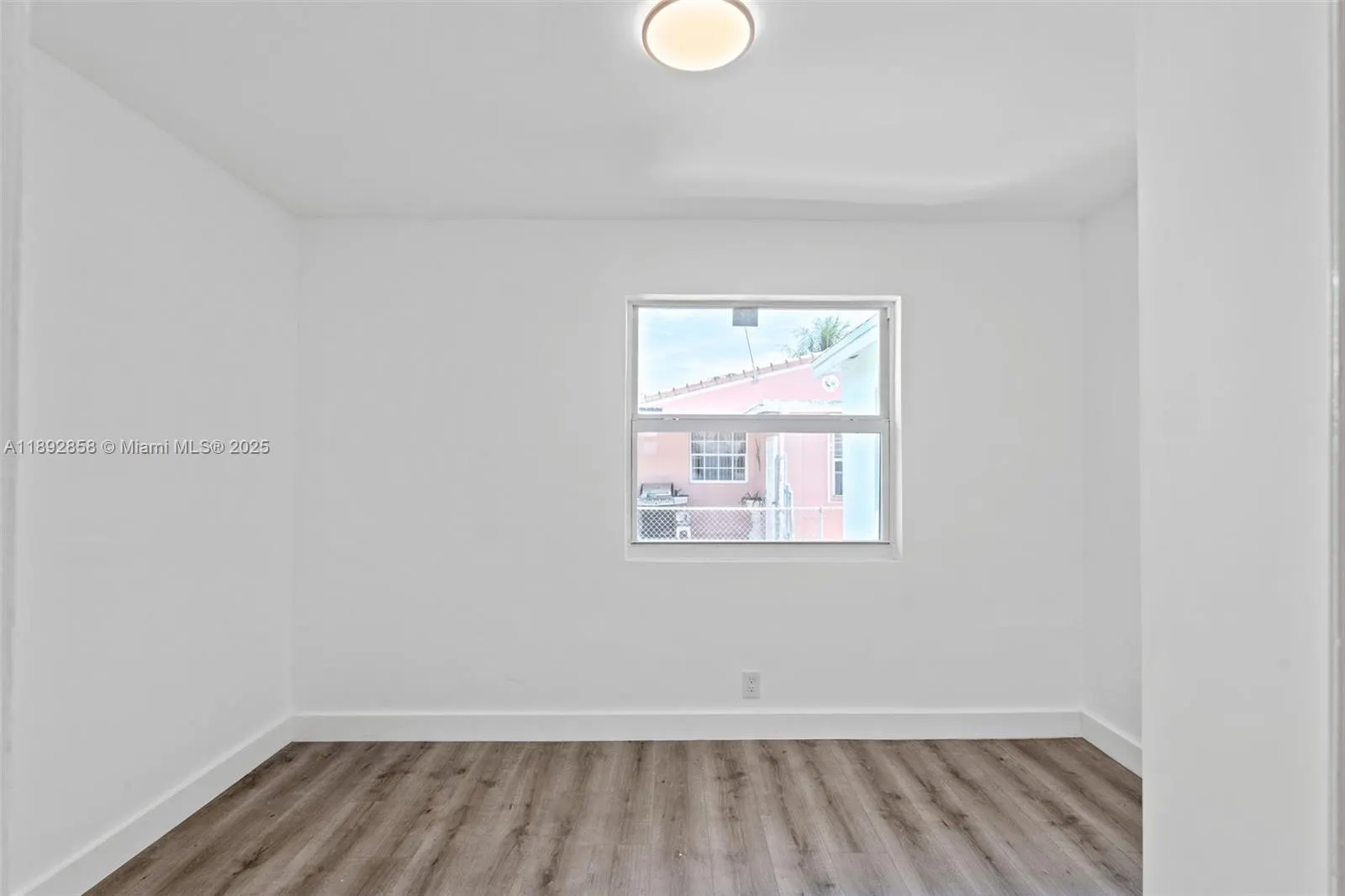 2847 Polk St