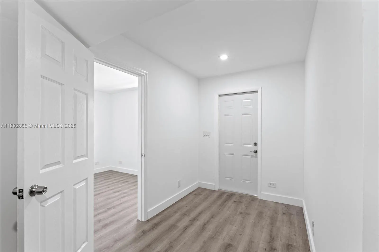 2847 Polk St