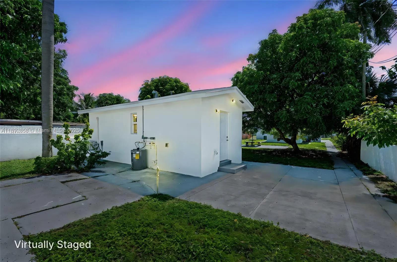 2847 Polk St