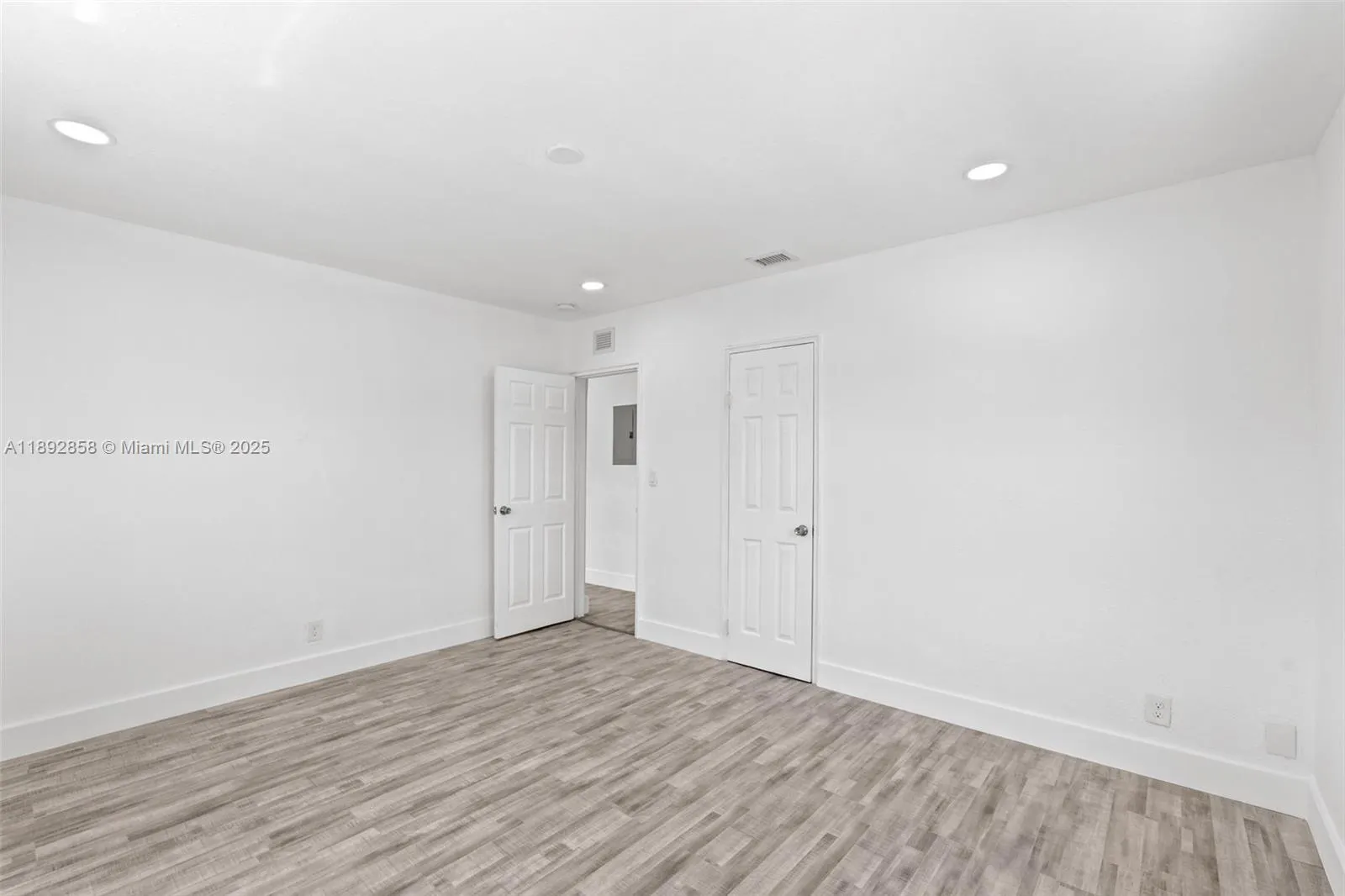 2847 Polk St