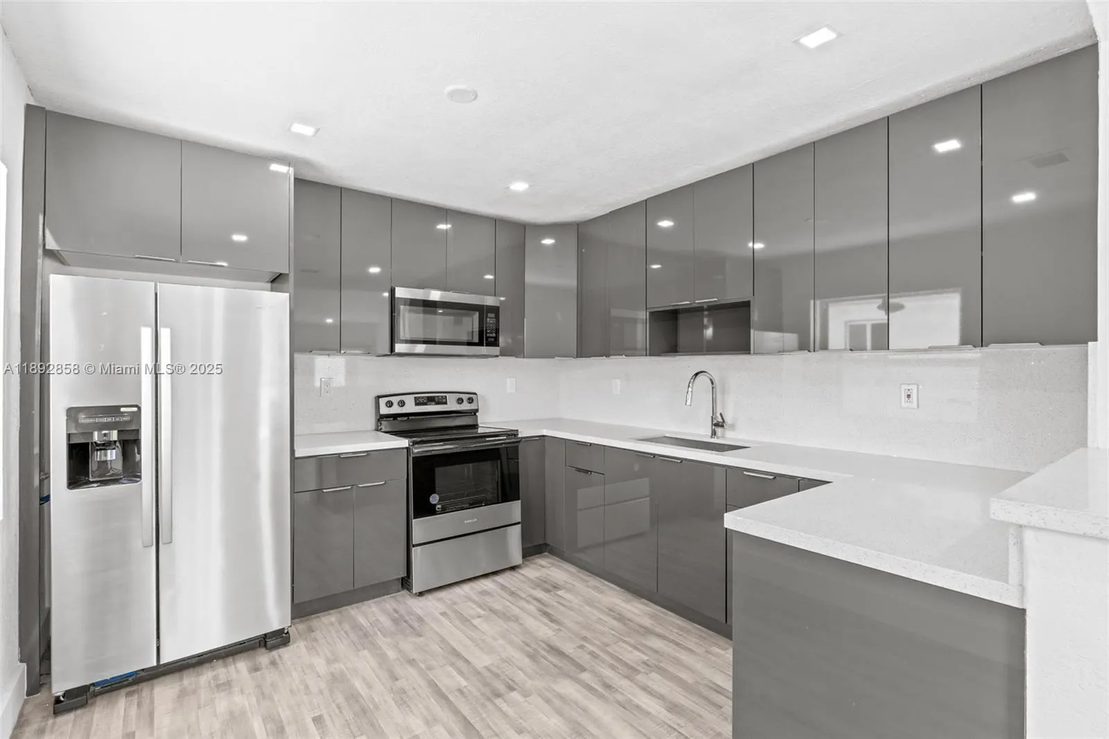 2847 Polk St