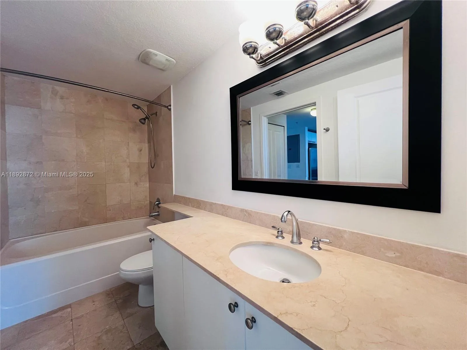 170 SE 14th St, #2107