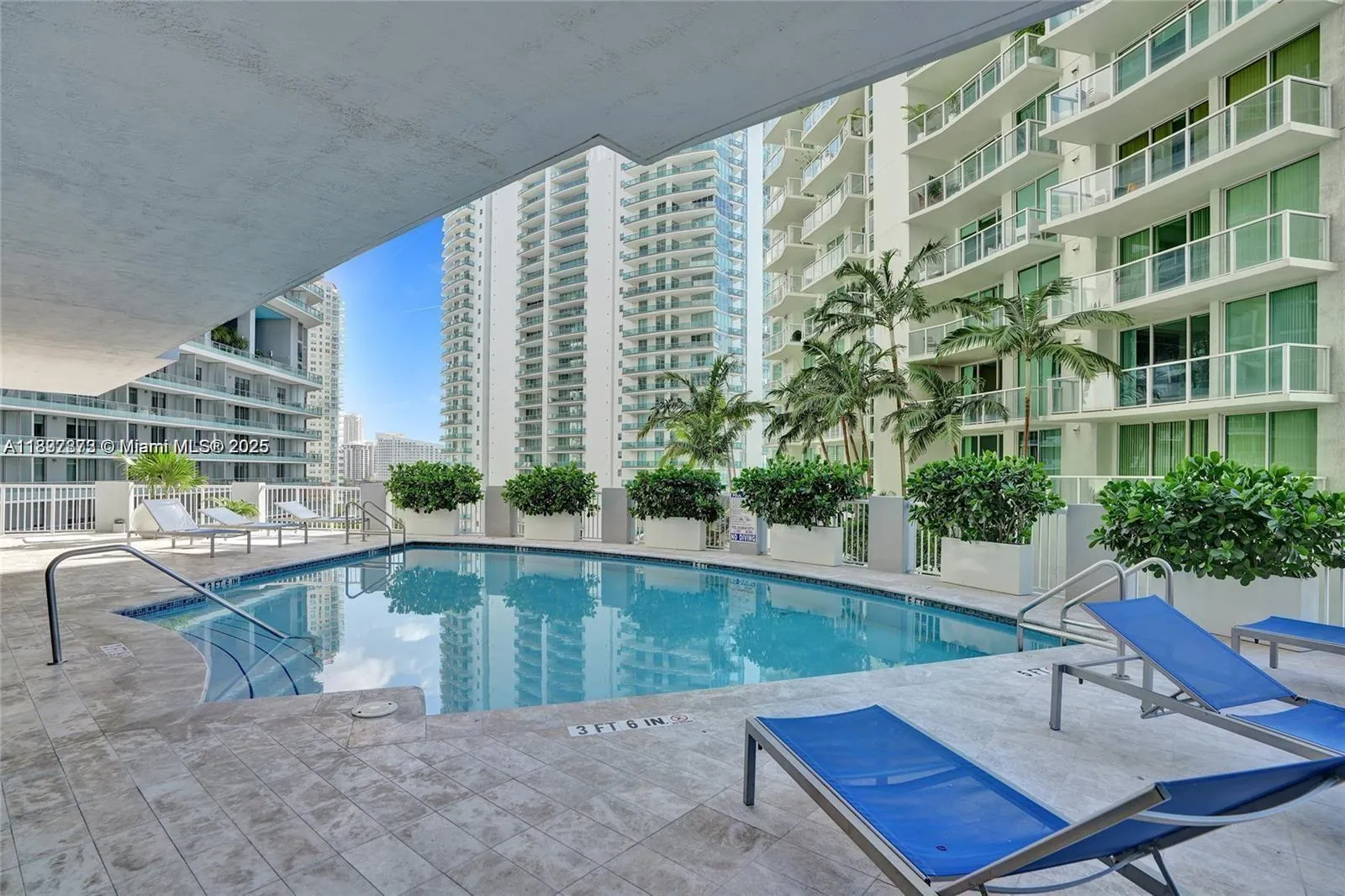 170 SE 14th St, #2107