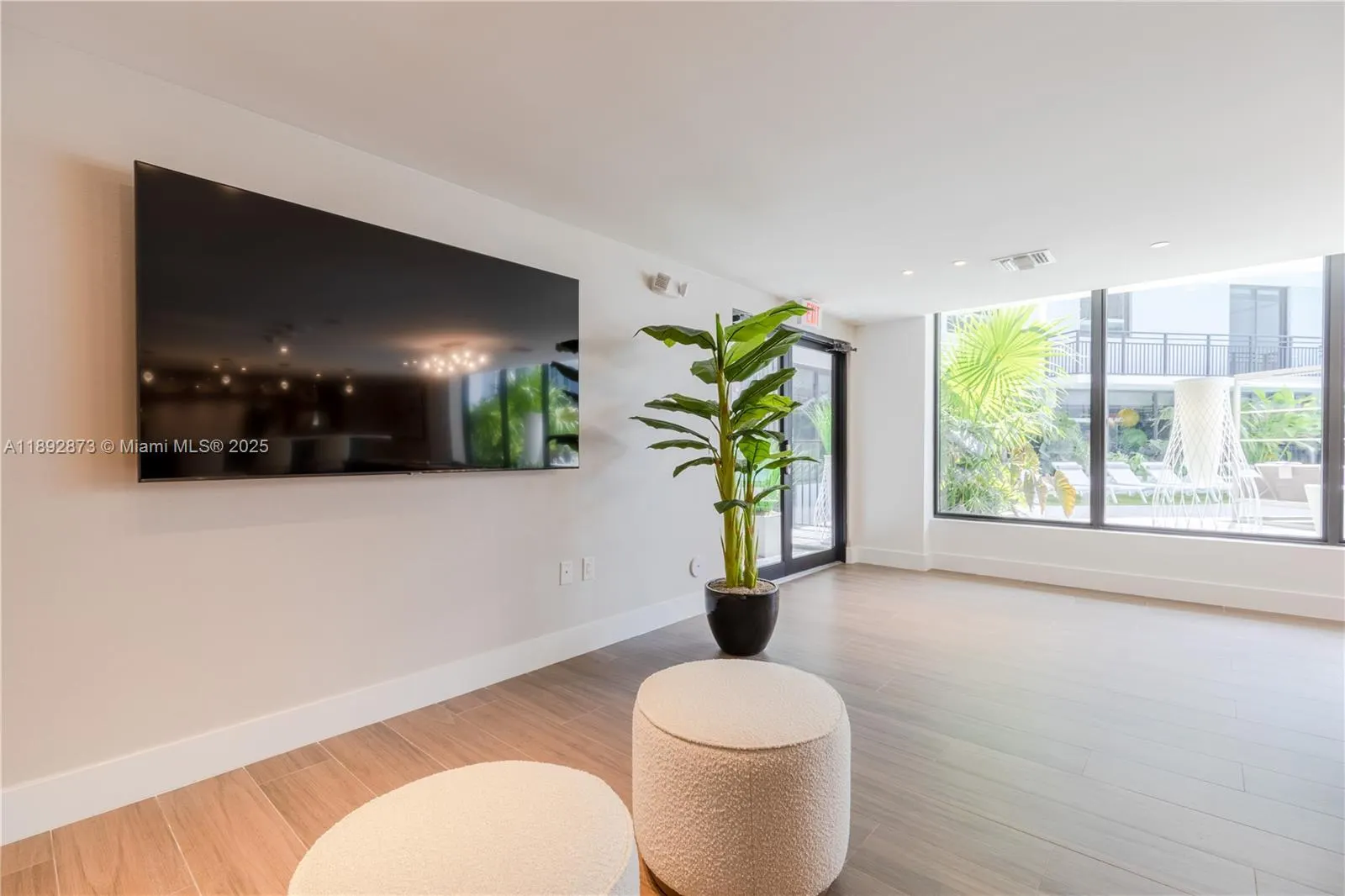 1005 Spring Garden Rd, #720
