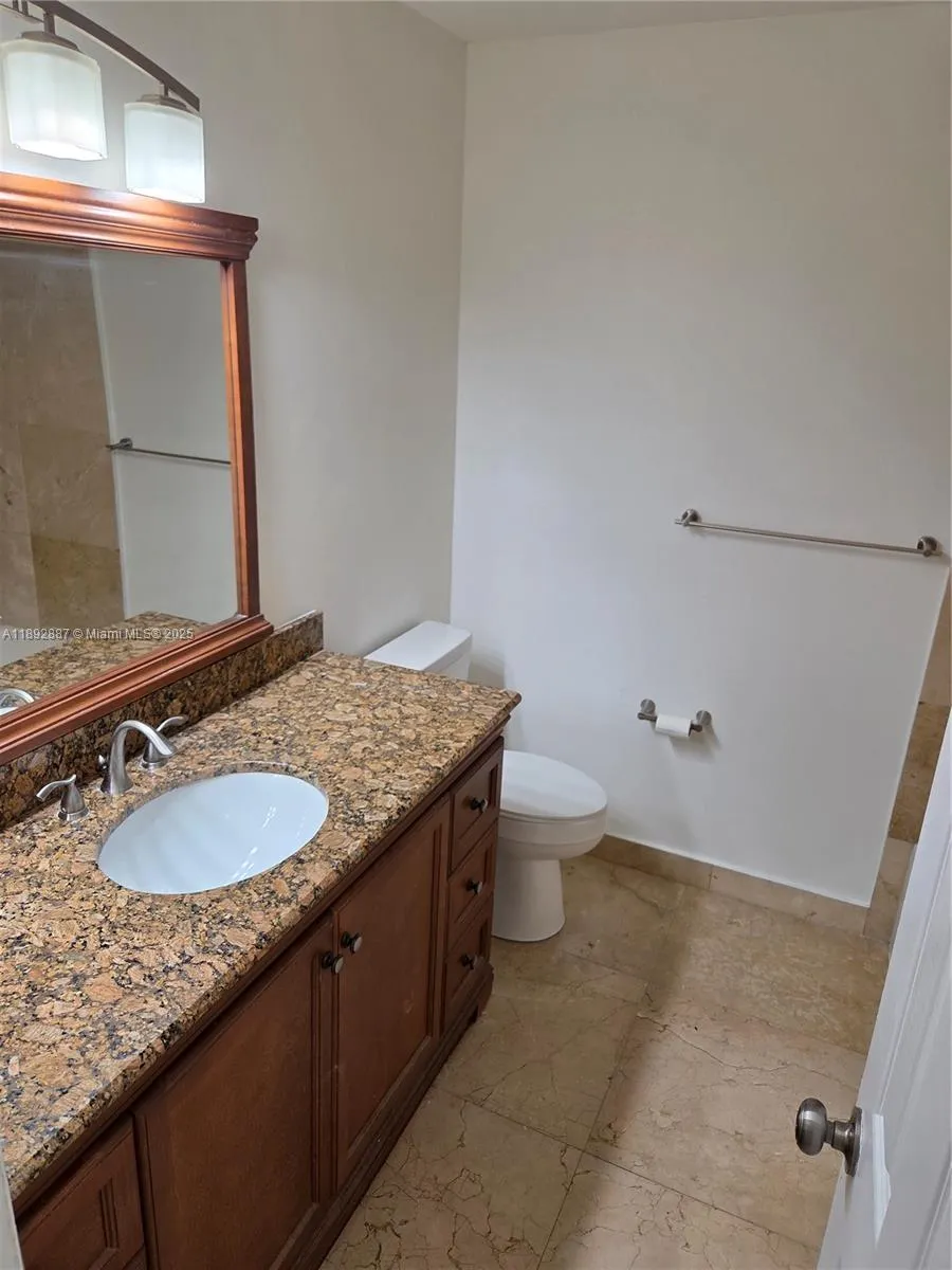 460 Lakeview Drive, #2