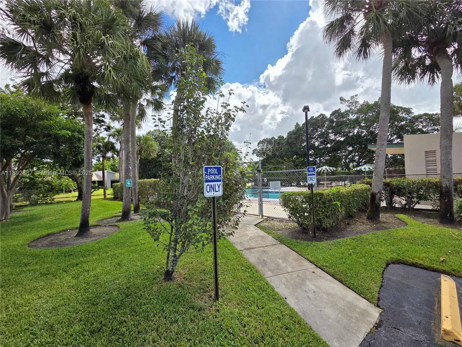 460 Lakeview Drive, #2