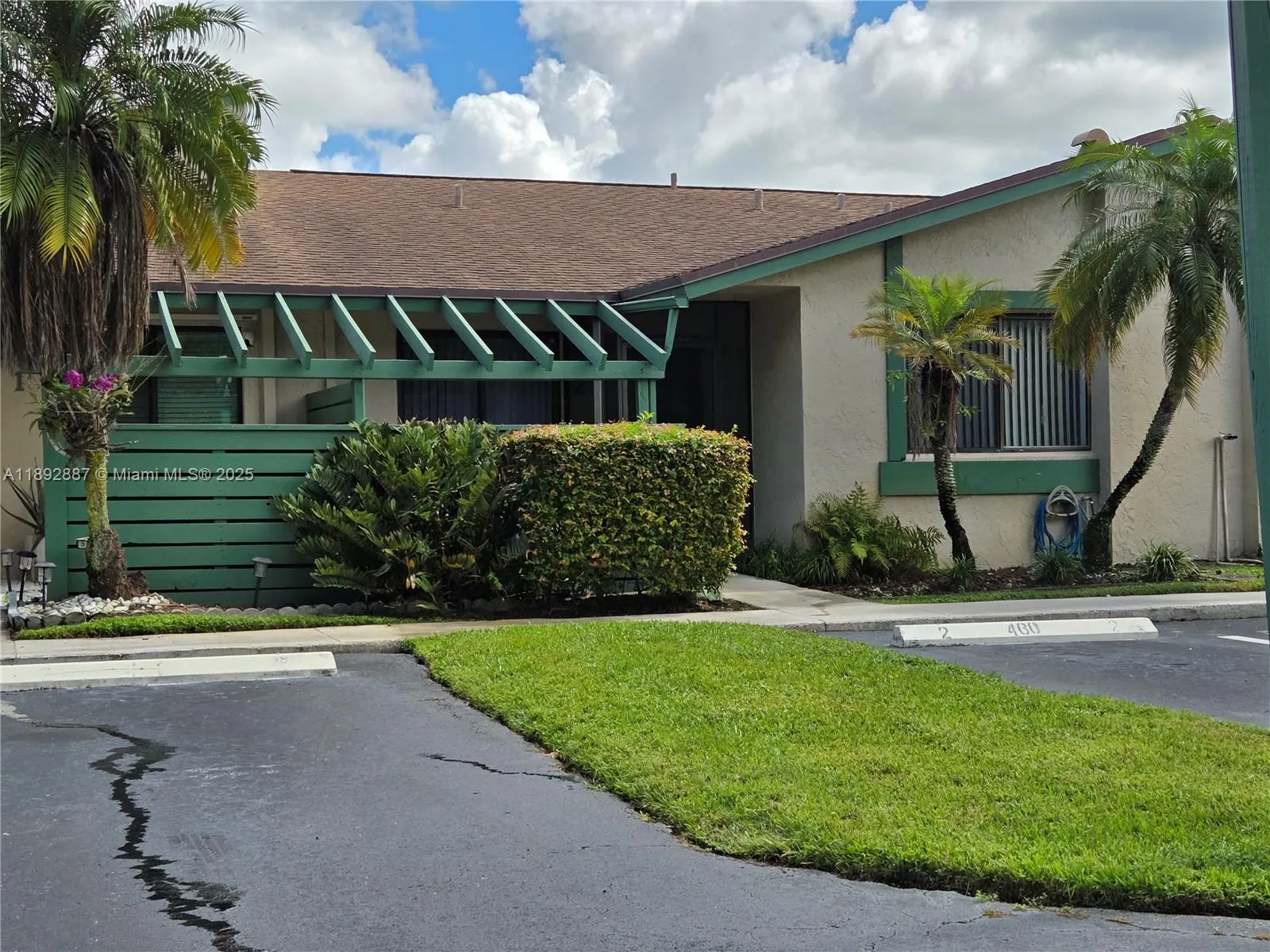 460 Lakeview Drive, #2