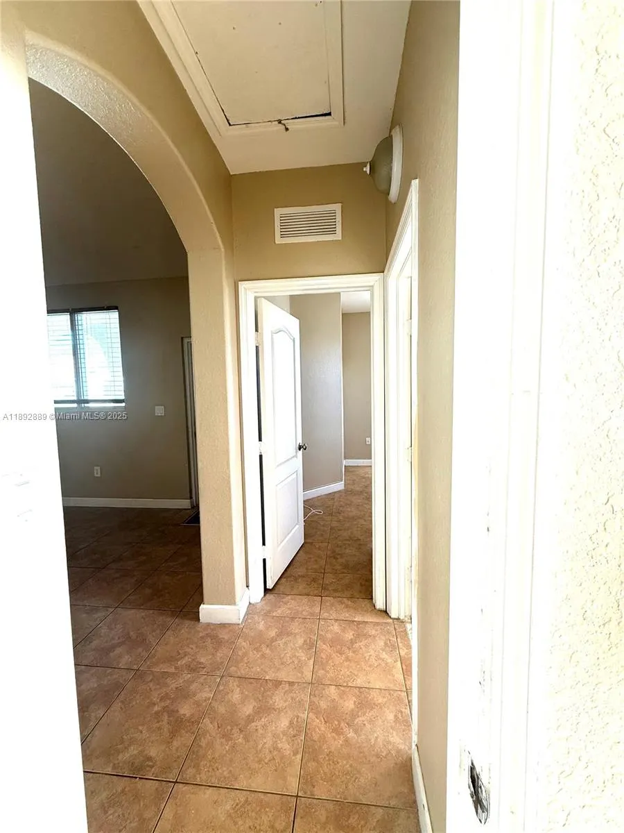 1656 SE 29th Ct, #207