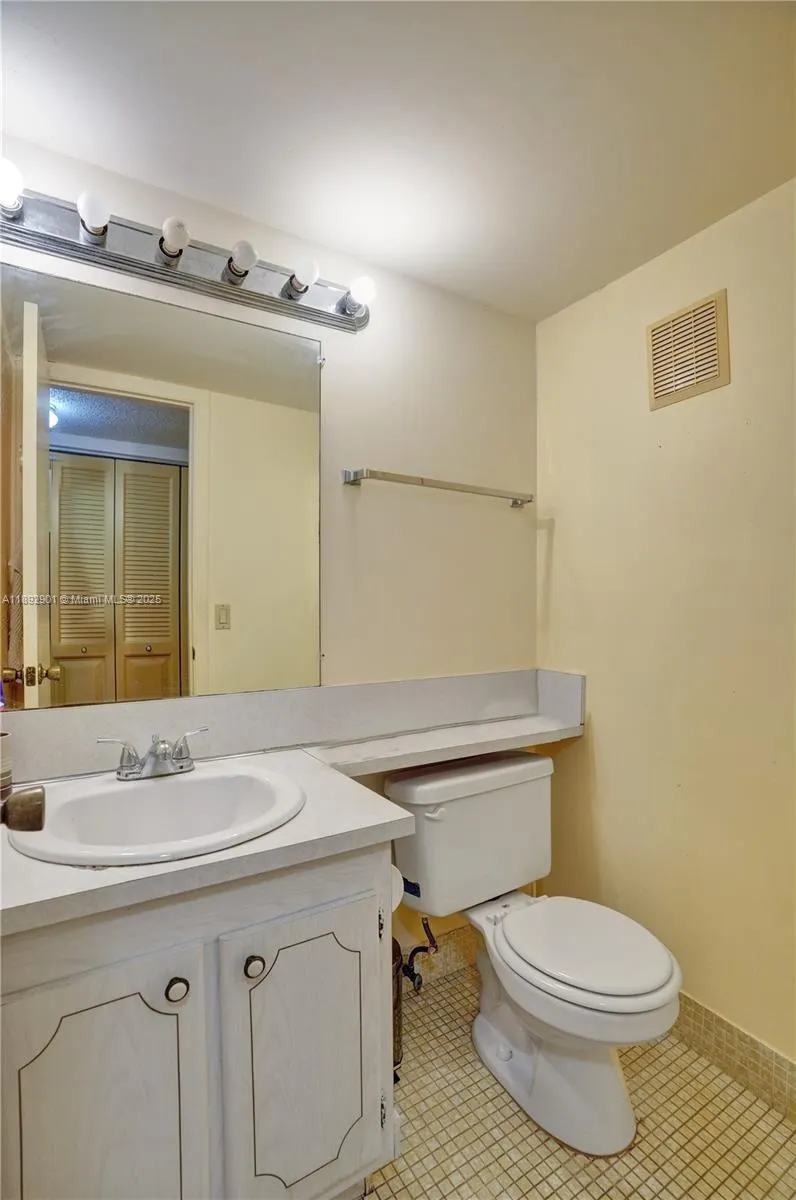 122 Oakridge I, #122