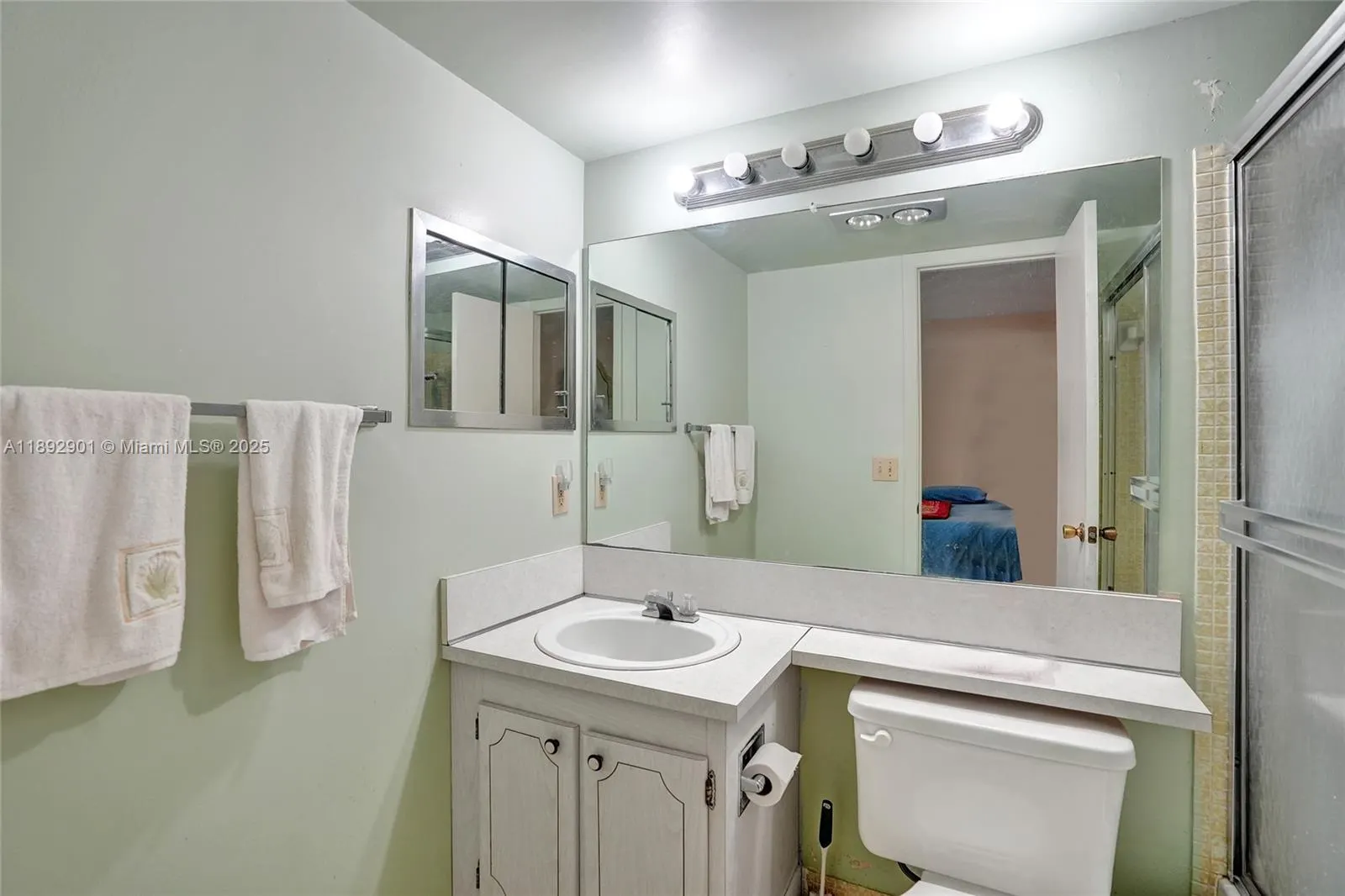 122 Oakridge I, #122